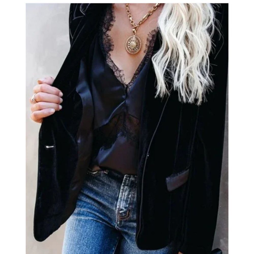 Vici Black Velvet Blazer Tuxedo Jacket
NWOT-QQ18